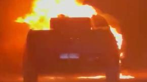 Camioneta se incendió en pleno trayecto: al interior había una madre con sus hijos